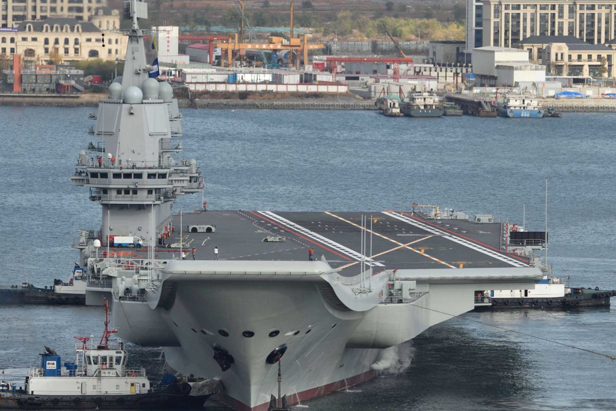 항공모함 3척 째 진수를 준비하고 있는 중국 해군.jpg