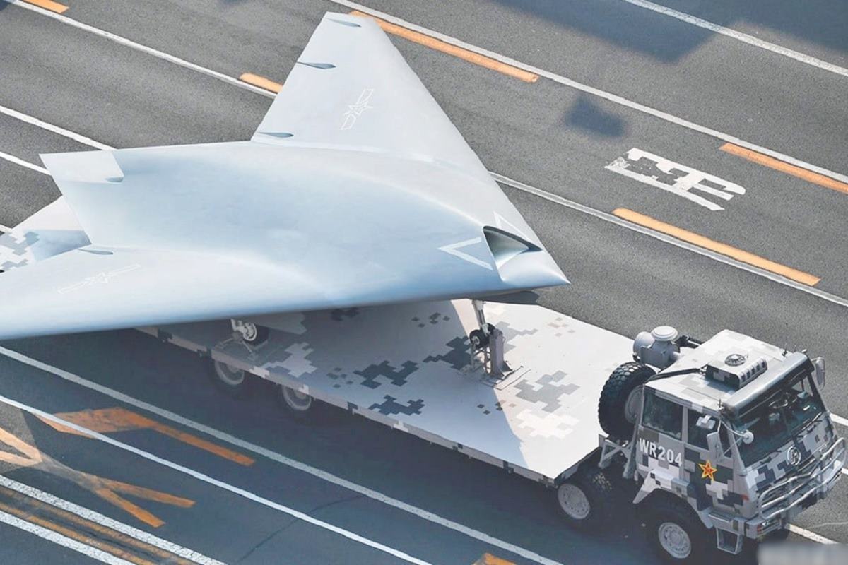 중국의 전투기 드론.jpg