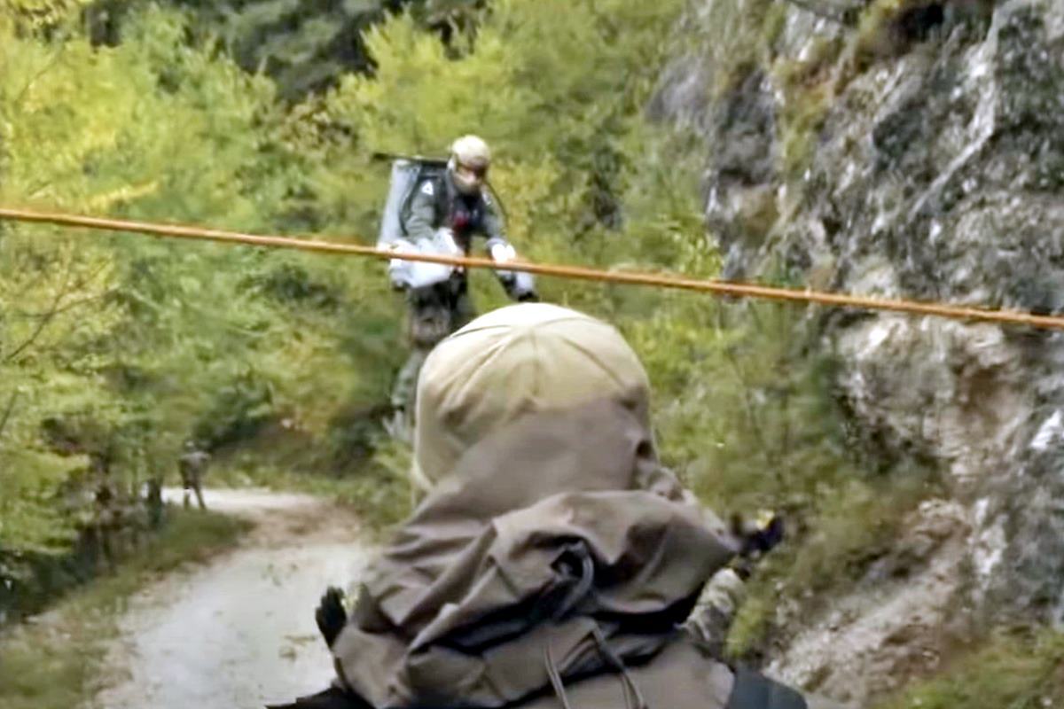 산악 구조에 투입된 제느수트.jpg