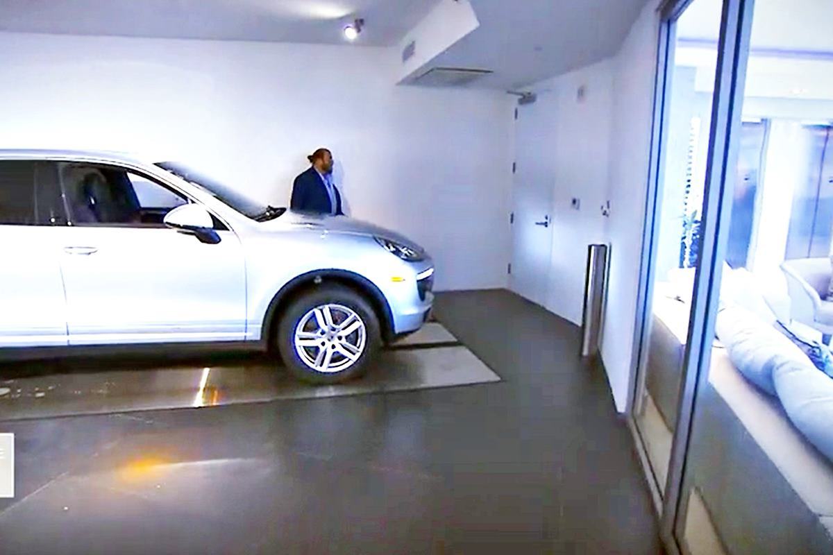 엘리베이터를 집으로 연결해 거주지에 주차를 하게 하는 스카이 파킹 기술 CNN.jpg