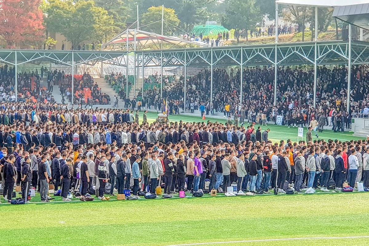 입영 심사 중인 장병들.jpg