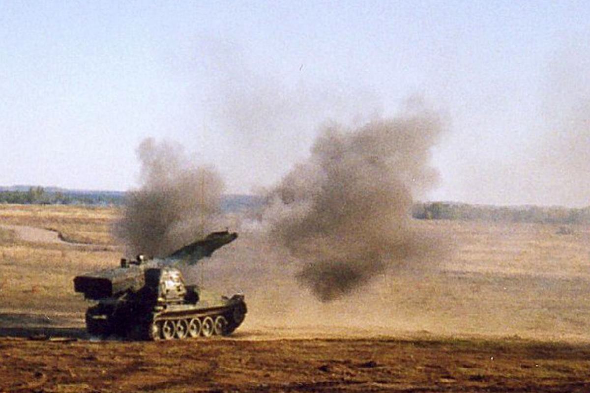 발사 중인 반드카논1 Strategic Bureau.jpg