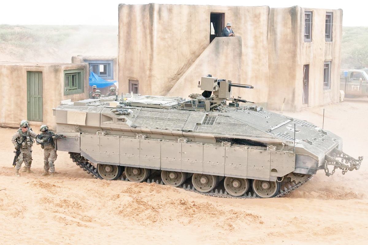 나메르 장갑차 유용원의 군사세계.jpg