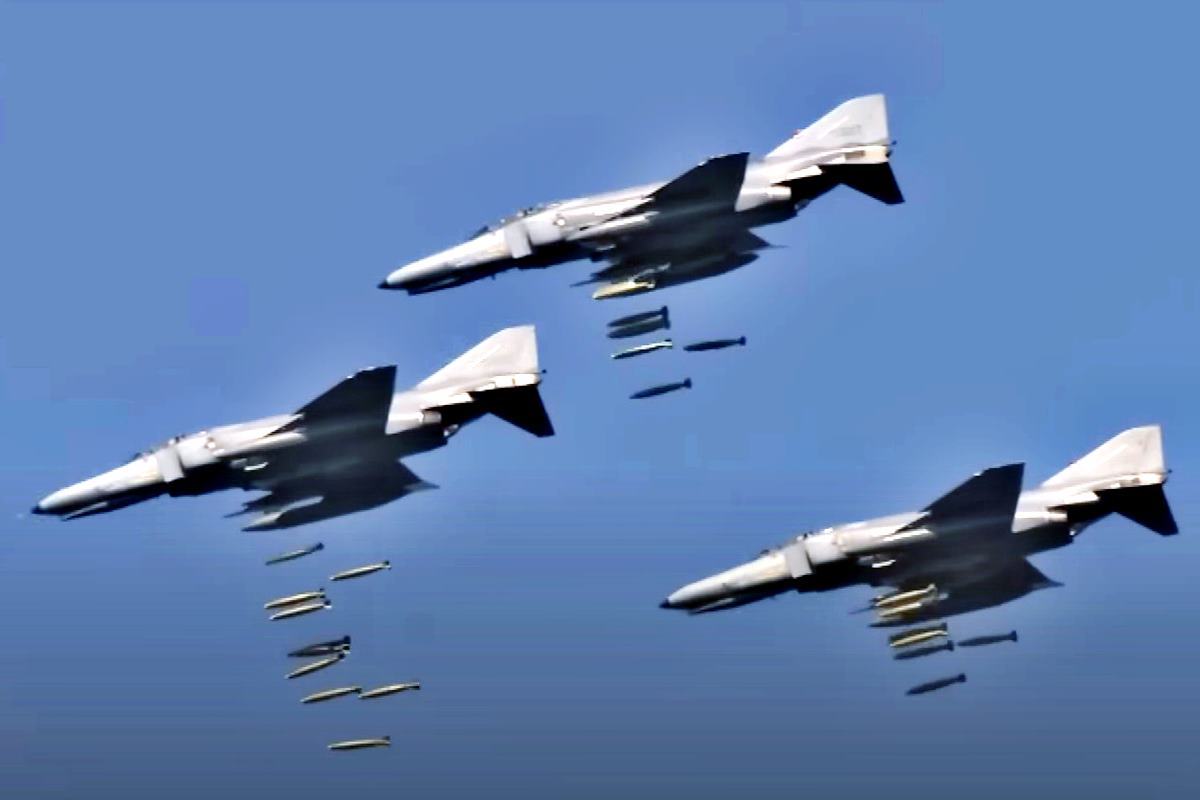 F-4E 폭격 미공개 군대 영상 유튜브 2.jpg