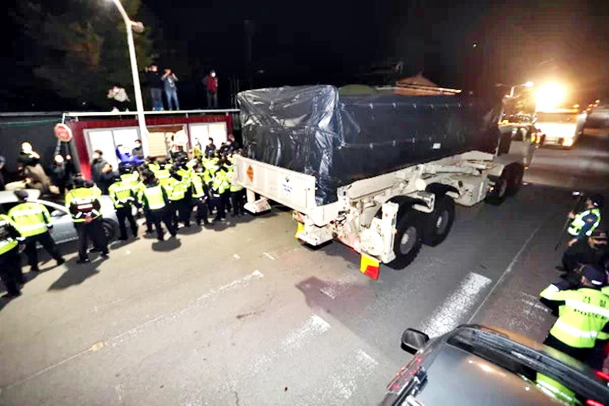 수색을 진행 중인 군경 연합뉴스.jpg