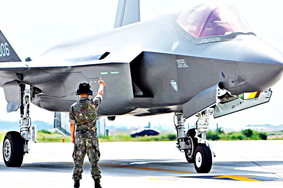 대한민국 공군의 F-35 Overt Defense.jpg