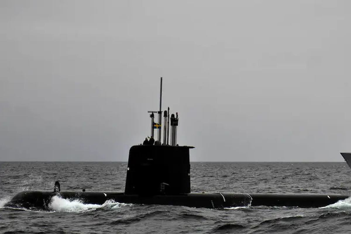 나토 소속국의 군대와 훈련 중인 스웨덴 잠수함 Business Insider.jpg
