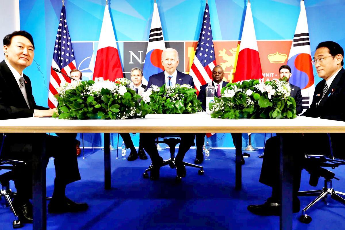 한일 관계를 중재하는 미국 Foreign Affairs.jpg