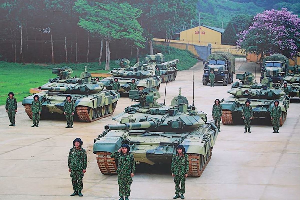 베트남군의 T-90 전차.jpg