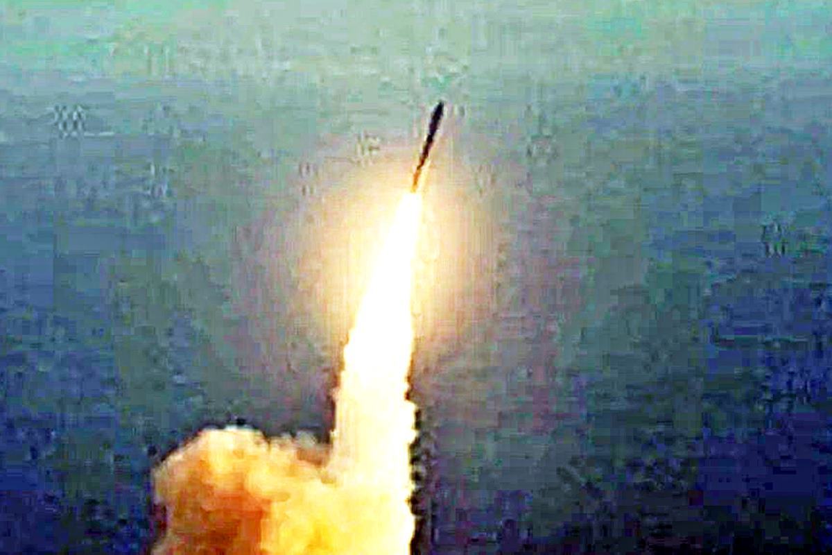 발사되는 미닛맨 3 탄도 미사일 Jagran Josh.jpg