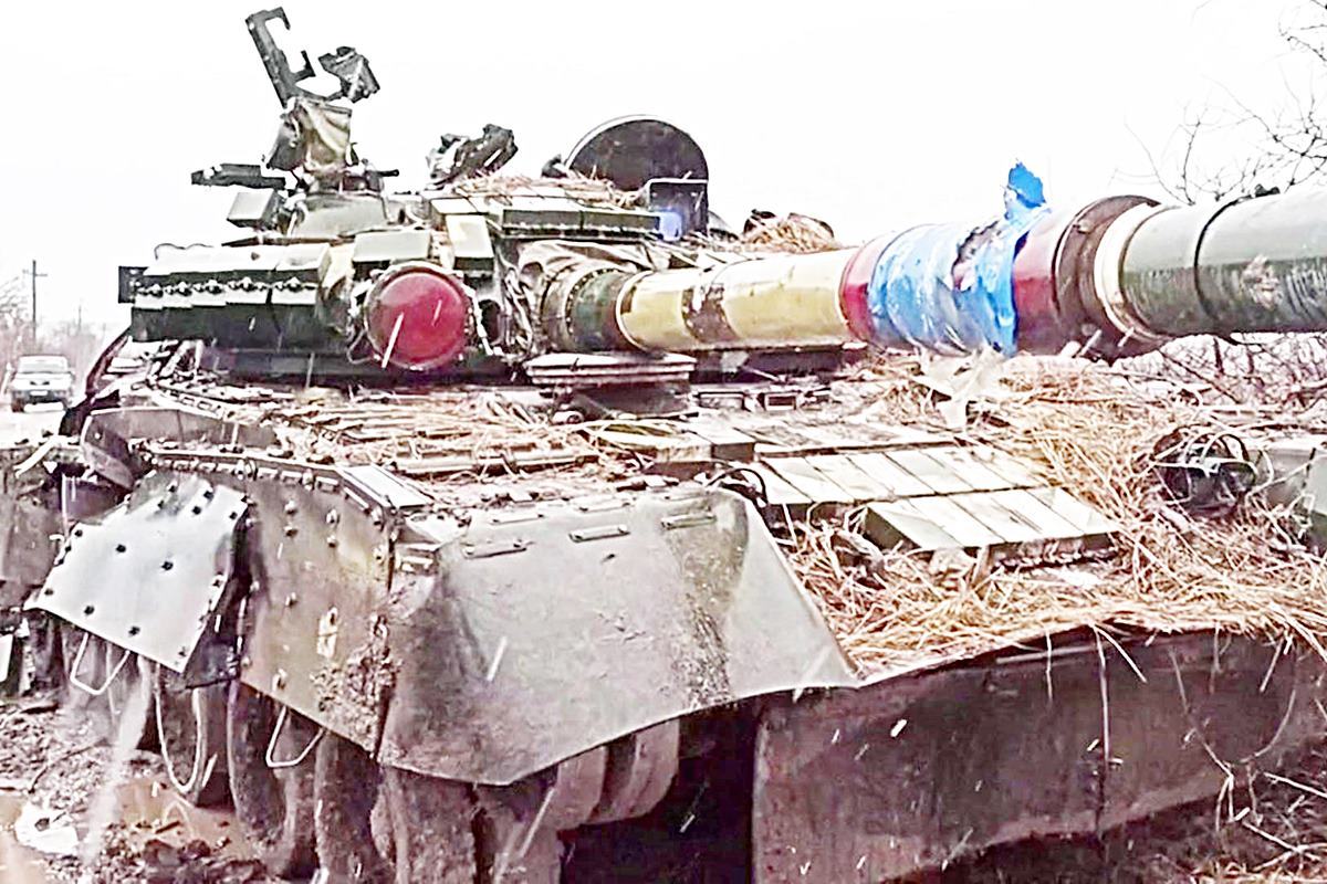 파괴된 T-90A 전차 (2).jpg