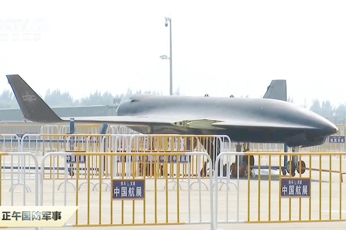 WZ-8 고고도 정찰 드론 (2).jpg