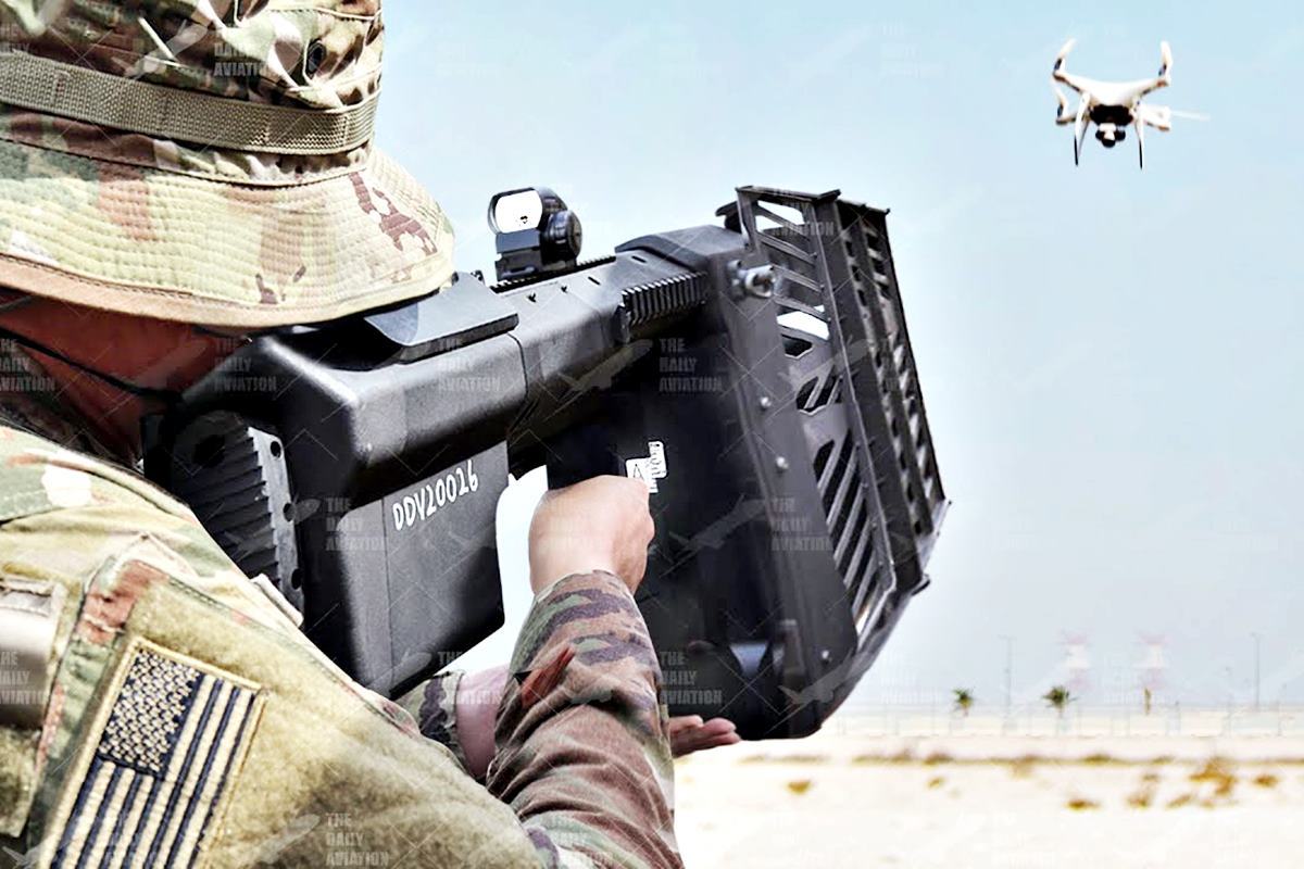 드론건을 테스트하는 미군 Youtube The Daily Aviation.jpg