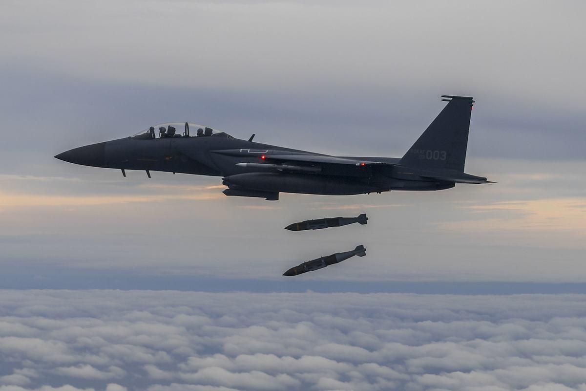 F-15K 동아일보.jpg