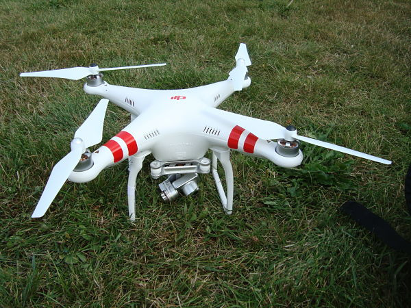 DJI_Phantom_2_Vision _Quadcopter_(by_David_J)_opt.jpg