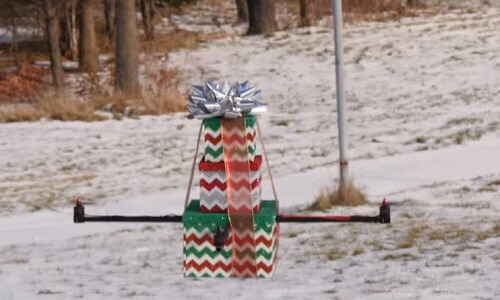 181212 flyingpresant.jpg