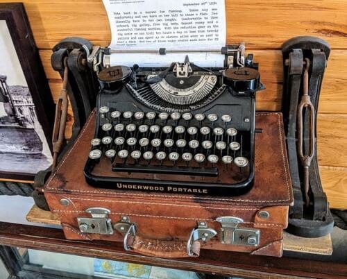 190826 typewriter.jpg