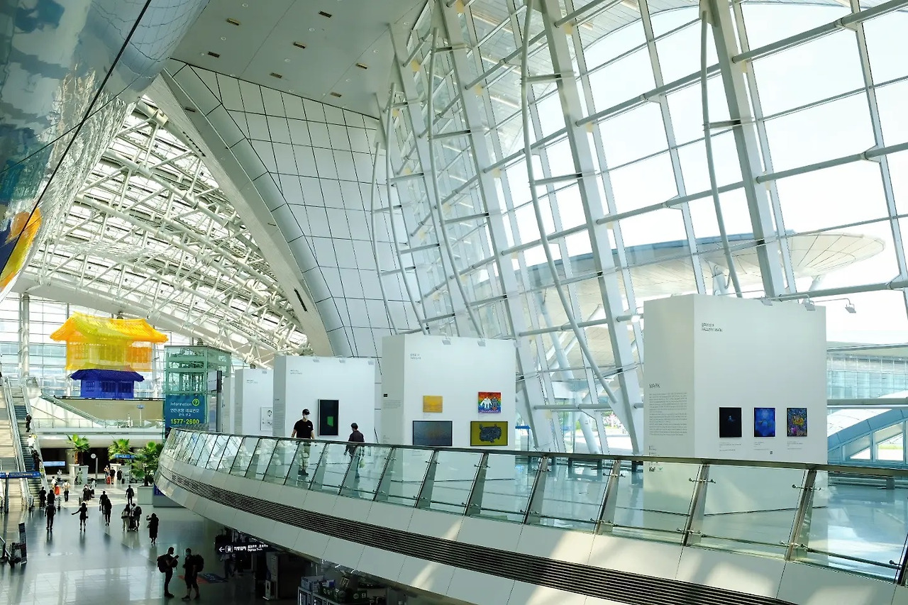 We Connect Art & Future, KIAF and INCHEON AIRPORT 2022 Exhibition (2).jpg