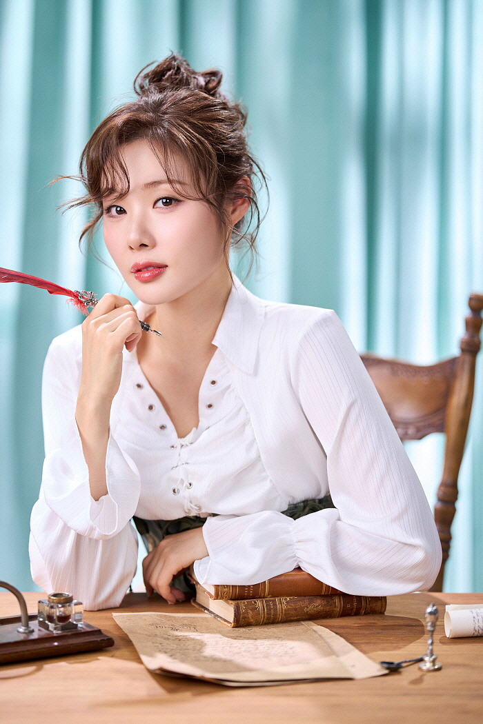 안나 민경아.jpg