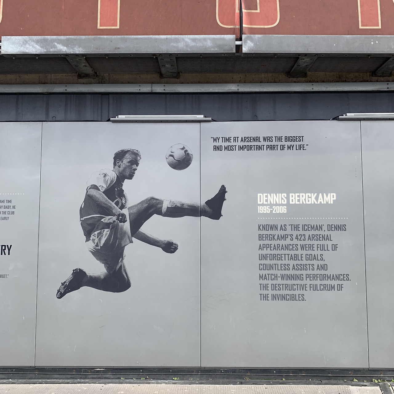 데니스 베르캄프.jpg