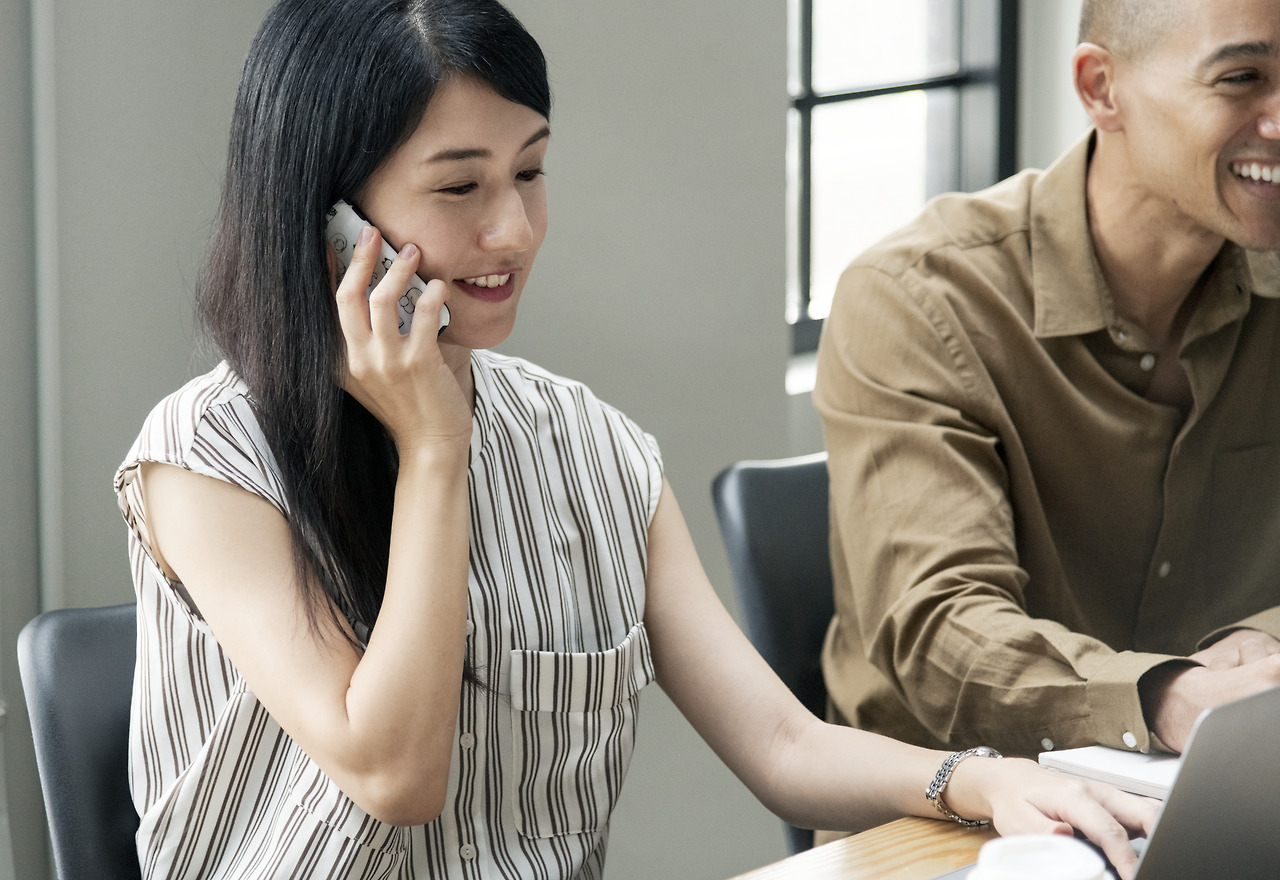 japanese-woman-talking-phone.jpg
