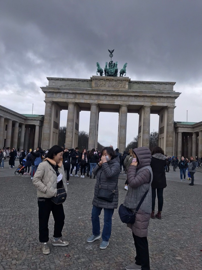 부란데부르크문 자매.jpg