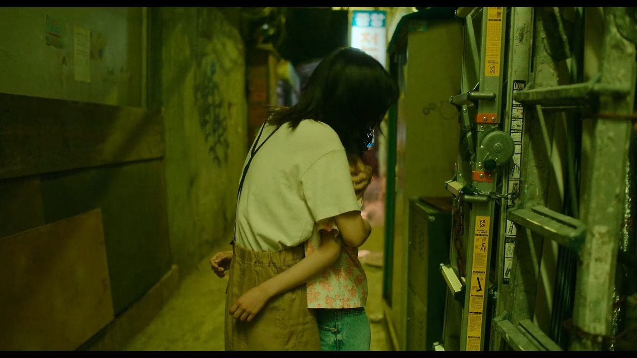 Goodbye Earth.2024.S01E04.1080p.NF.WEB-DL.DDP5.1.Atmos.H.264-AYA.mkv_20240427_074431.106.jpg