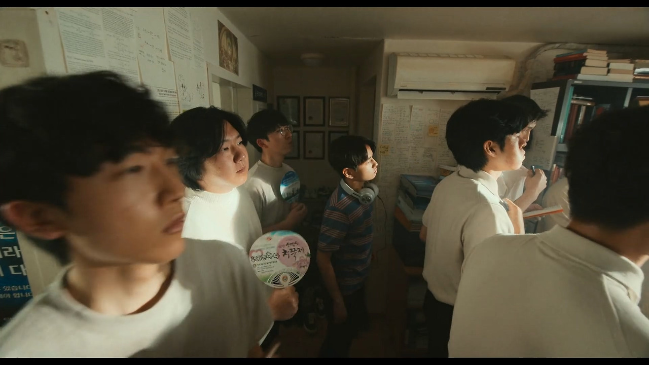 Goodbye Earth.2024.S01E02.1080p.NF.WEB-DL.DDP5.1.Atmos.H.264-AYA.mkv_20240427_075316.067.jpg