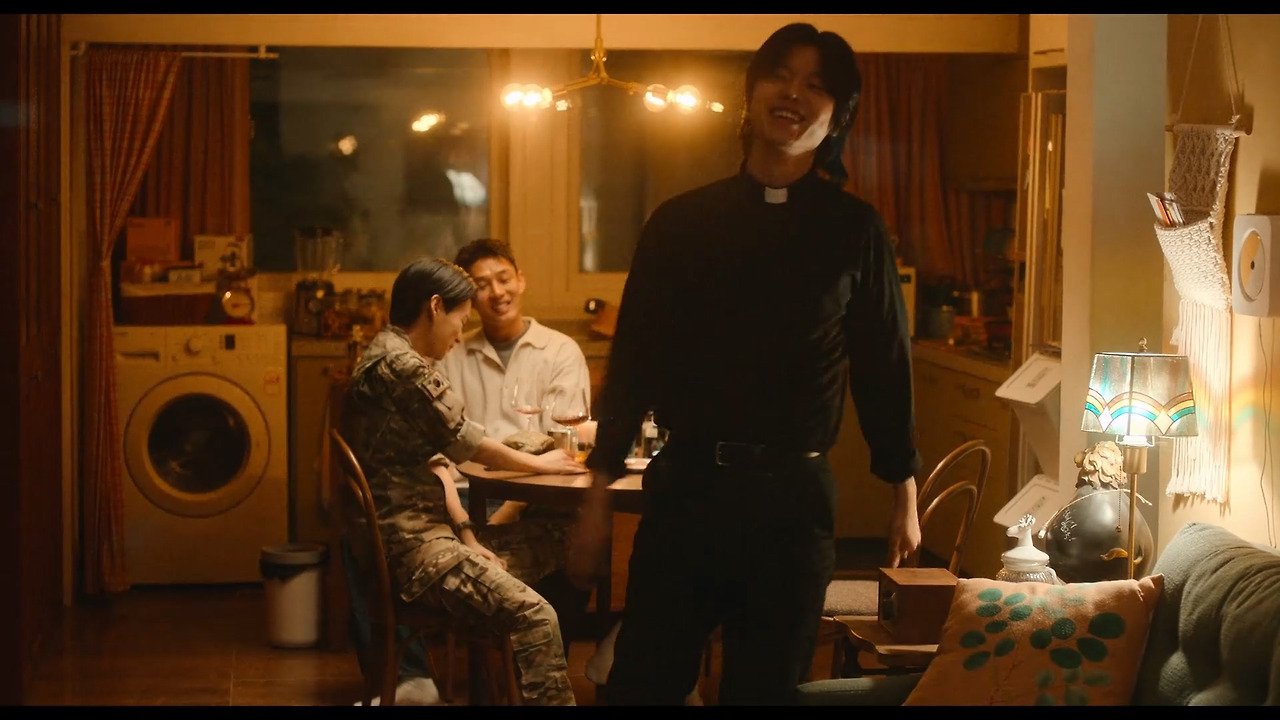 Goodbye Earth.2024.S01E04.1080p.NF.WEB-DL.DDP5.1.Atmos.H.264-AYA.mkv_20240427_074517.906.jpg