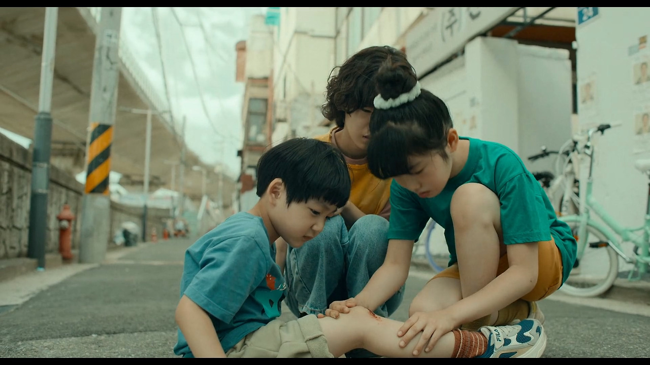 Goodbye Earth.2024.S01E04.1080p.NF.WEB-DL.DDP5.1.Atmos.H.264-AYA.mkv_20240427_074658.954.jpg