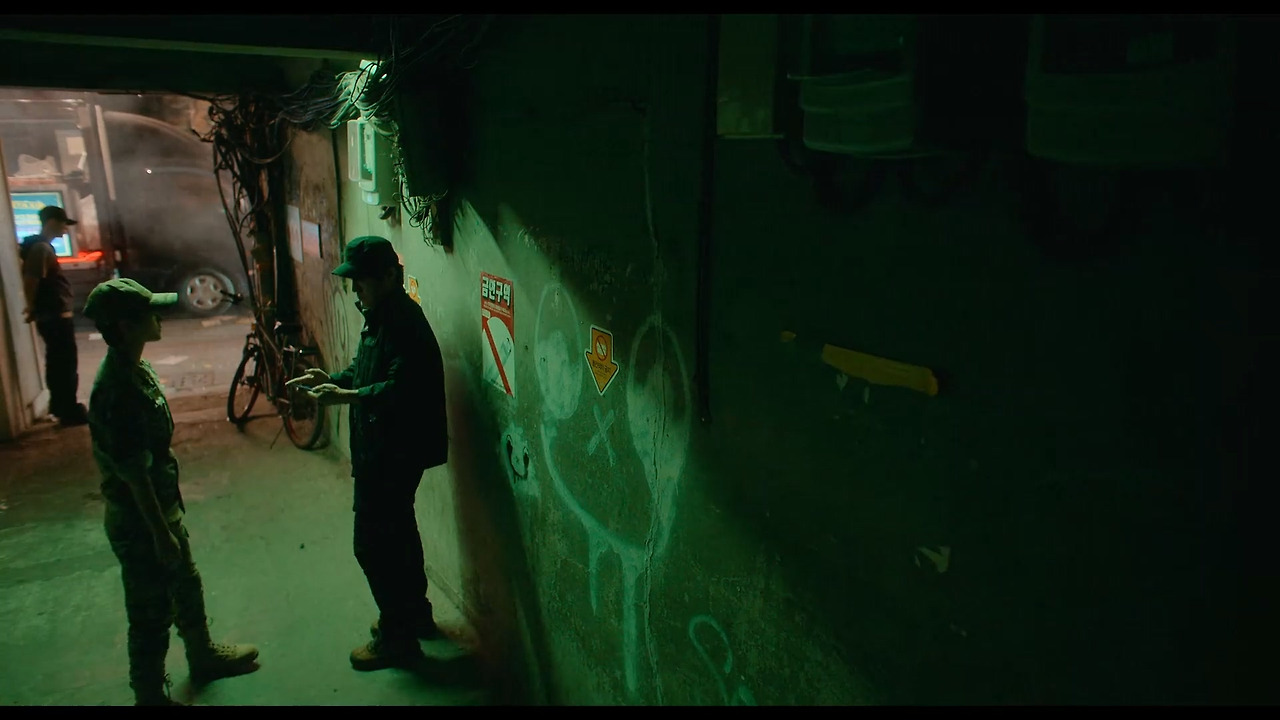 Goodbye Earth.2024.S01E04.1080p.NF.WEB-DL.DDP5.1.Atmos.H.264-AYA.mkv_20240427_074611.211.jpg