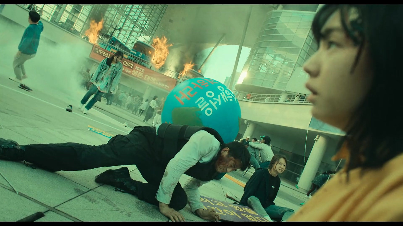 Goodbye Earth.2024.S01E01.1080p.NF.WEB-DL.DDP5.1.Atmos.H.264-AYA.mkv_20240427_075041.674.jpg