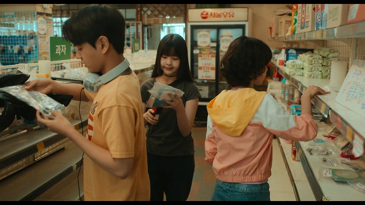 Goodbye Earth.2024.S01E03.1080p.NF.WEB-DL.DDP5.1.Atmos.H.264-AYA.mkv_20240427_075513.483.jpg