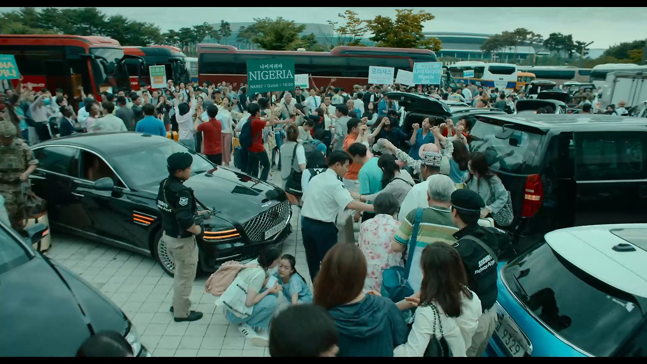 Goodbye Earth.2024.S01E01.1080p.NF.WEB-DL.DDP5.1.Atmos.H.264-AYA.mkv_20240427_074937.522.jpg