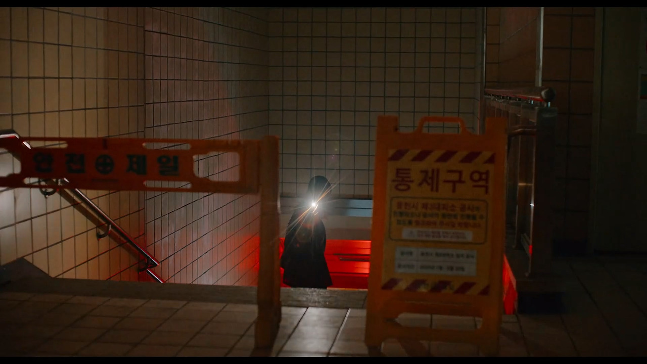 Goodbye Earth.2024.S01E04.1080p.NF.WEB-DL.DDP5.1.Atmos.H.264-AYA.mkv_20240427_074751.370.jpg