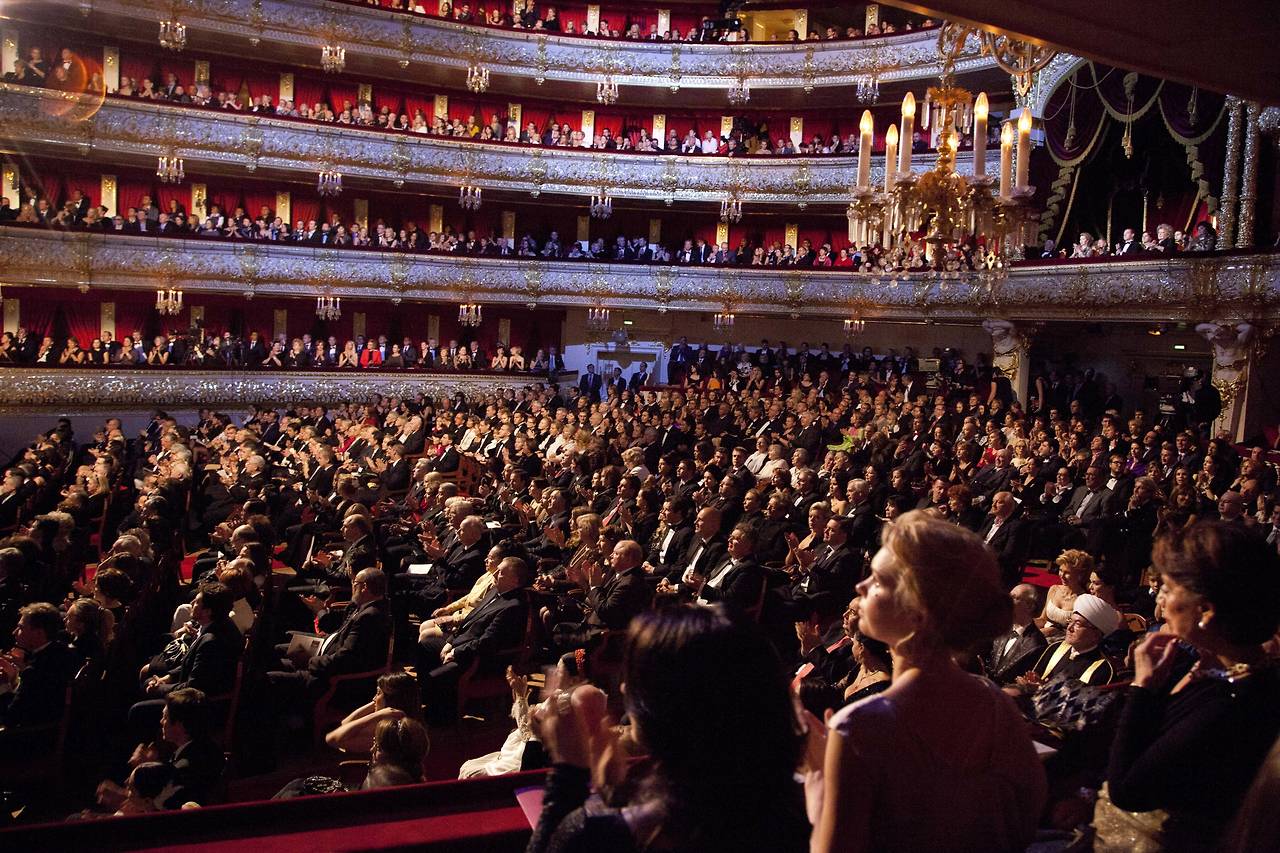 Auditorium-of-the-historical-building-of-the-Bolshoi-theatre.jpg