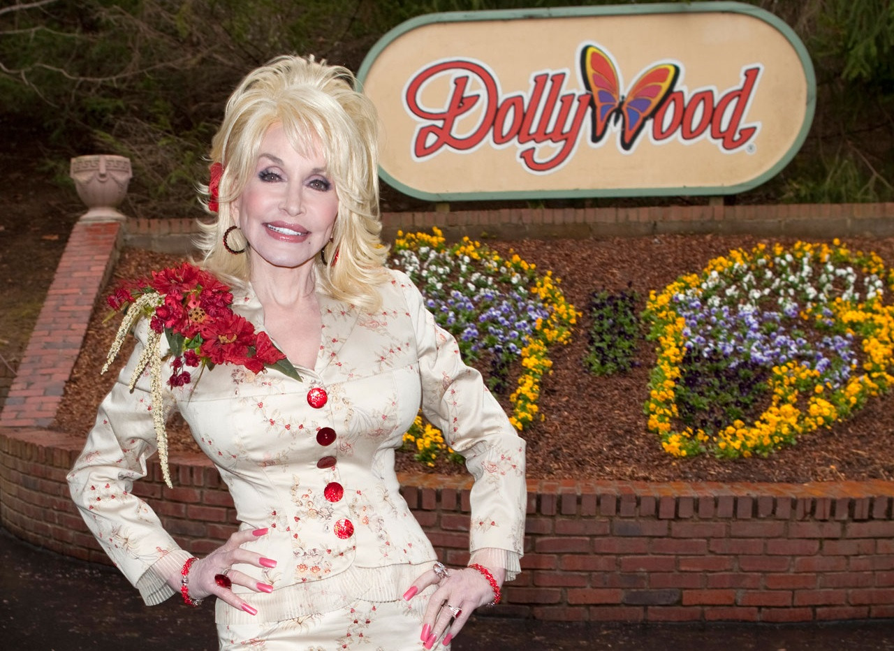 Dolly Parton at Dollywood.jpg