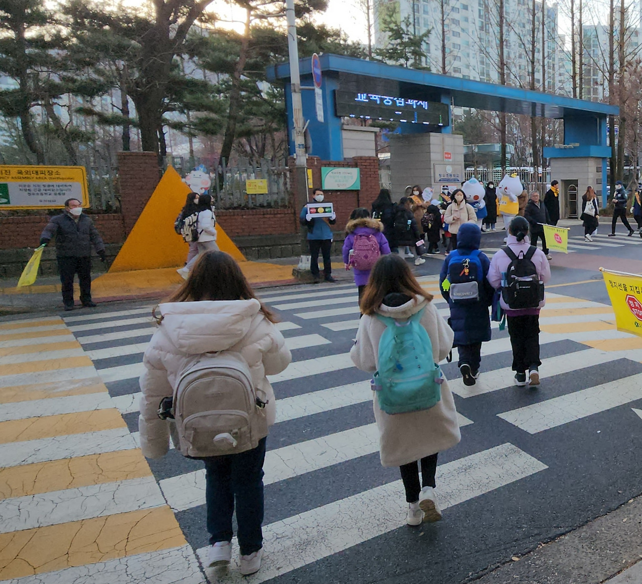 4-1. 학교보안관(시장님 안나오게).jpg