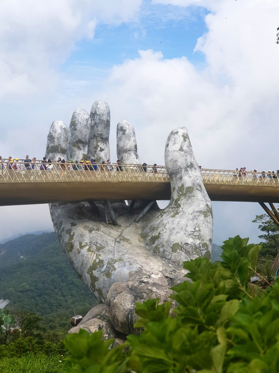 바나힐 골든브릿지.jpg