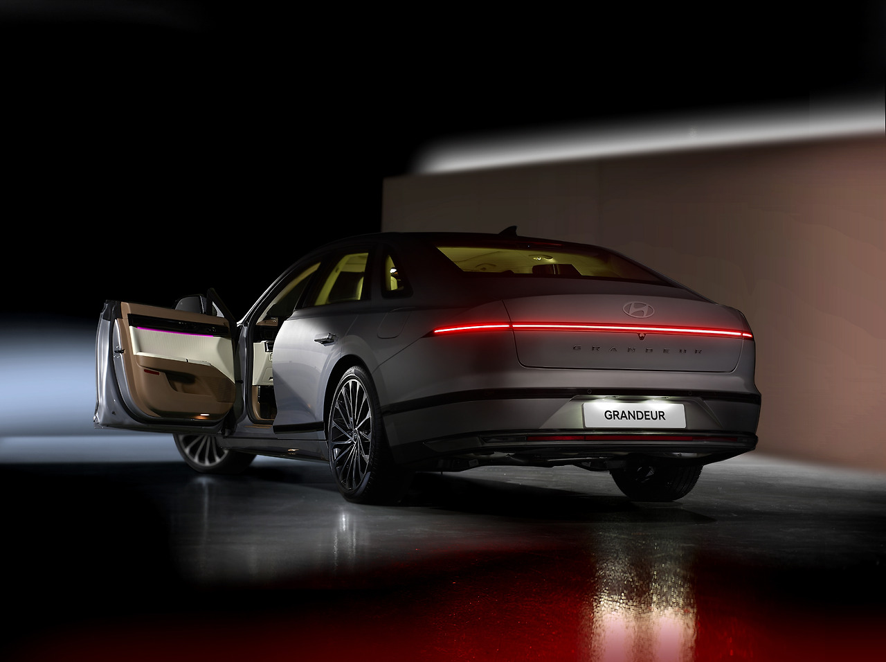 그랜저 스튜디오 (6).jpg