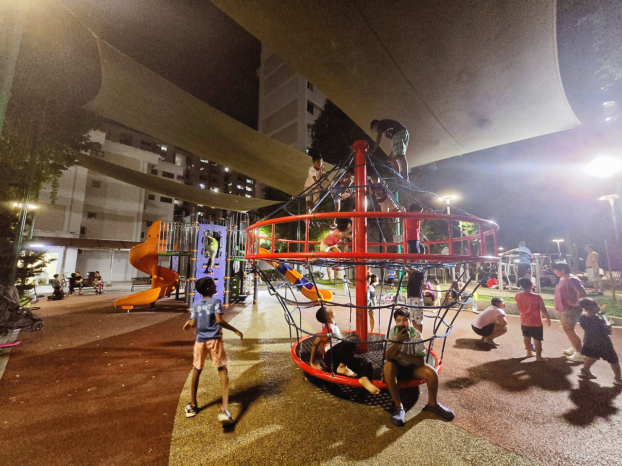 밤놀이터.jpg