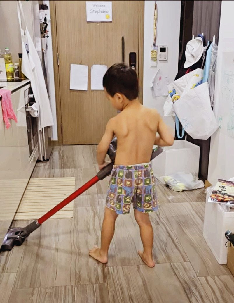 청소하는 도겸.jpg