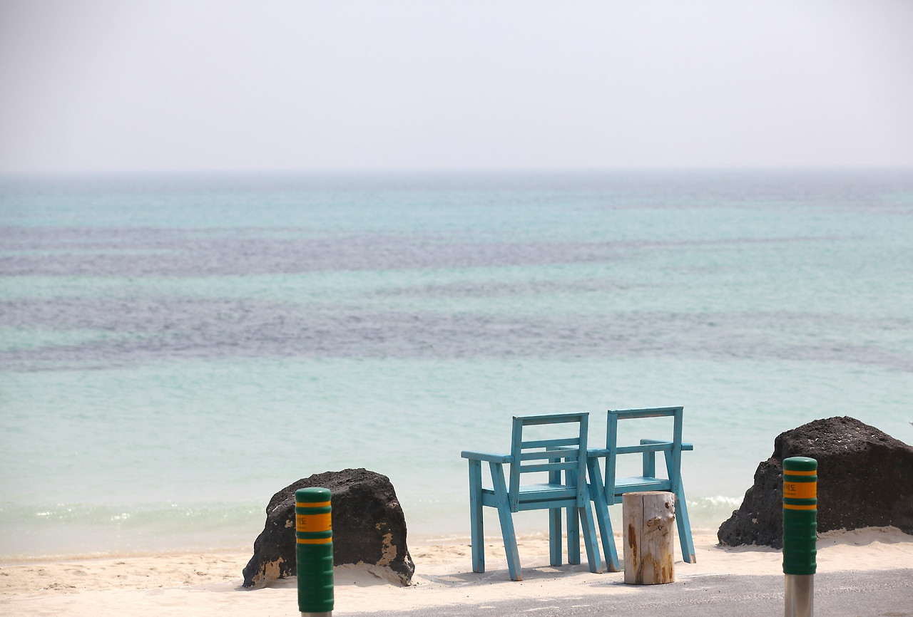 1319037201406015k_Woljeongri beach cafe street.jpg