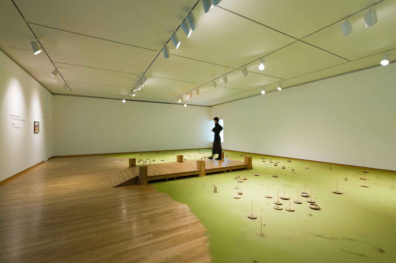 유상우 개인전 《기억이 대지가 되는 곳에서》 전경 이미지 (1).jpg