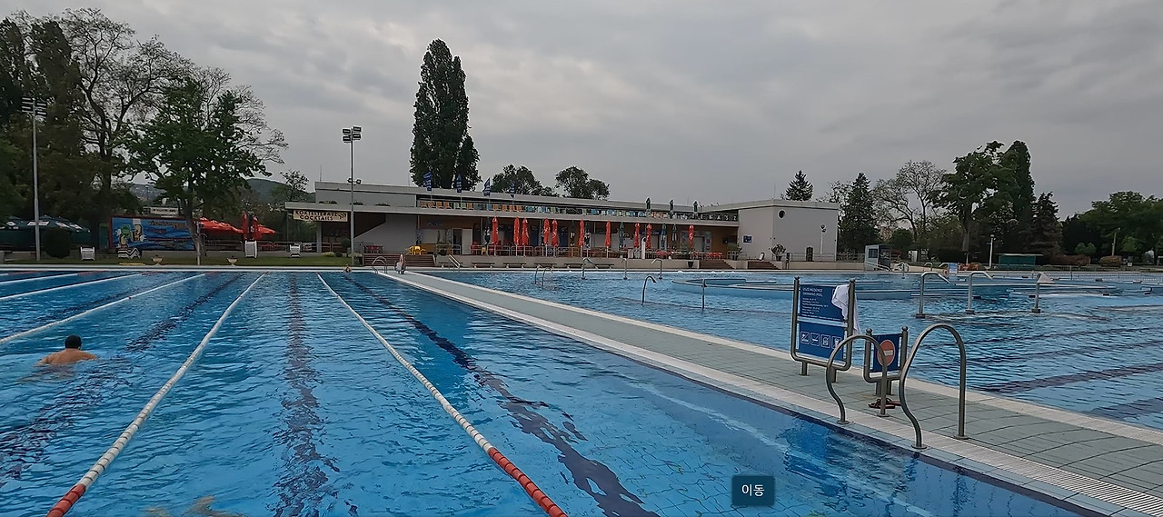 실외수영장2.jpg