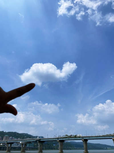 20220731얼마나 더 멀어져야.jpg