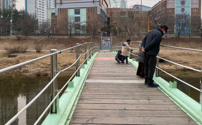 20220215엄마 전화하고 있잖아.jpg