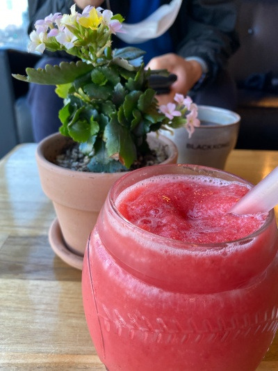 20220308딸기 철이 빨리 지나가든가 해야지.jpg