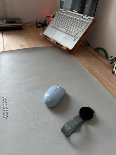 20231221새 책상보다 내 책상.jpg