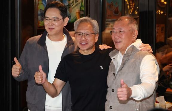 젠슨황의 깐부치킨.jpg